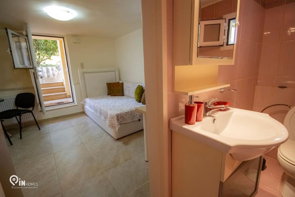 Odysseus Cozy Home เนอามากรี ภายนอก รูปภาพ